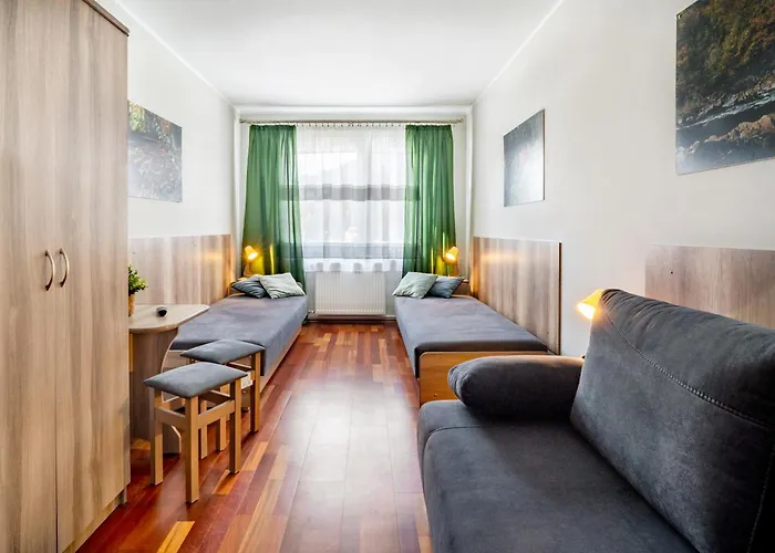 Hotel 4 Pory Roku - *